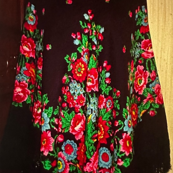 Vintage Pavlovo Posad Wool Shawl with Silk Fringe - Collectible, Bright - Picture 2 of 6